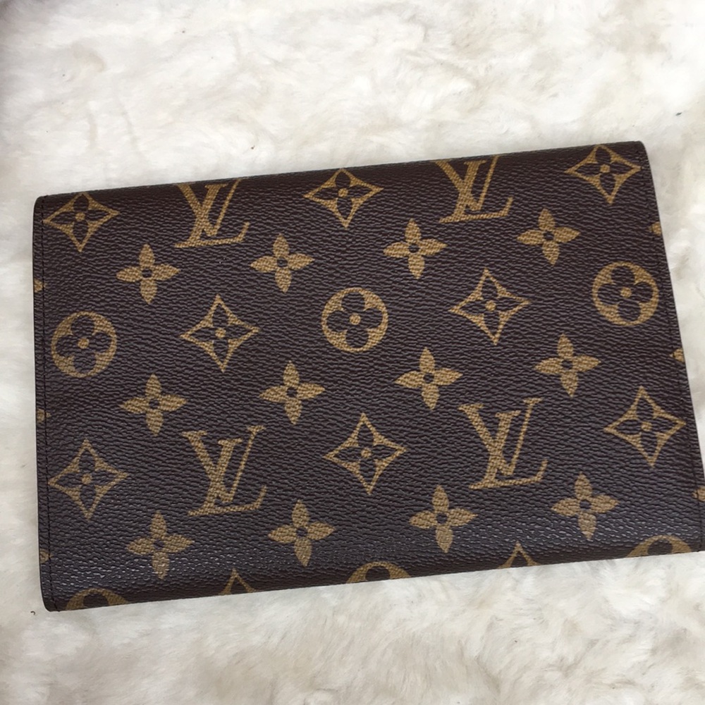 Louis Vuitton Wallet - Picture 2 of 14